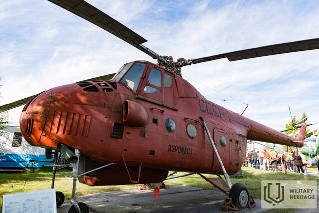 Helikopters_avmuzlidosta.jpg
