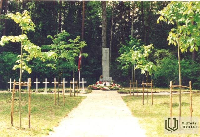 KarvasBrâdukapupieminekdaatklâana1994gada12jn.jpg
