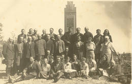 Piemineklis Pirmā pasaules karā un Latvijas atbrīvošanas karā kritušajiem Annas pagasta karavīriem, 1935.gada pavasaris. Avots: Alūksnes muzejs