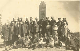 Monument Anna kihelkonna sõduritele, kes langesid Esimeses maailmasõjas ja Läti Vabadussõjas, kevad 1935. Allikas: Alūksne muuseum