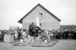 Vabadussõja mälestussamba avamine Lohusuus 1931, Eesti Rahva Muuseum. https://www.muis.ee/museaalview/542102