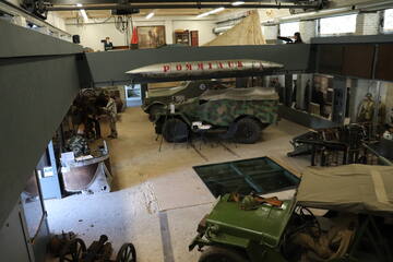 Photo 1: Jõgewa Military Museum exposition; Sergei Jeromin, 2020, private collection).