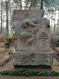 "Grieving mother" sculptor Kārlis Zāle