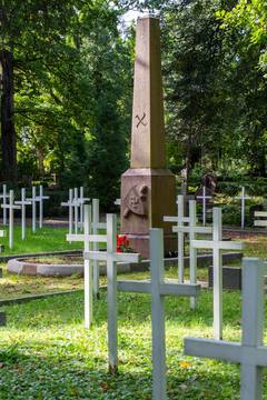I pasaules karā kritušo latviešu strēlnieku un LAK kritušo karavīru brāļu kapi. Avots: Gita Memmēna, Vidzemes tūrisma asociācija