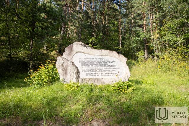 PieminasakmenspietiltaparRaunuLVunEEkarav_Git.jpg