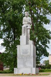Rūjiena vabastamisele ja langenud kangelaste mälestuseks pühendatud monument. Allikas: Gita Memmēna, Vidzeme Turismiühing