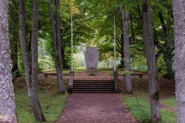 Latvijas Atbrīvošanas karā kritušo igauņu karavīru Brāļu kapu piemineklis. Avots: Gita Memmēna, Vidzemes tūrisma asociācija