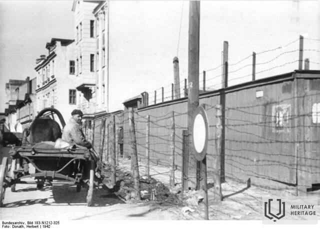 47SkatsuzRīgasgetoiežogototeritoriju1942Bunde.jpg
