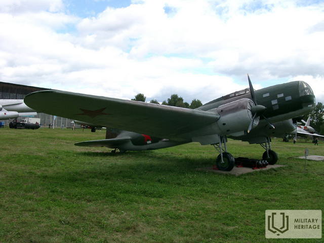 NõukogudepommitajaDB-3ÕhuväemuuseumisMoskvaob.jpg