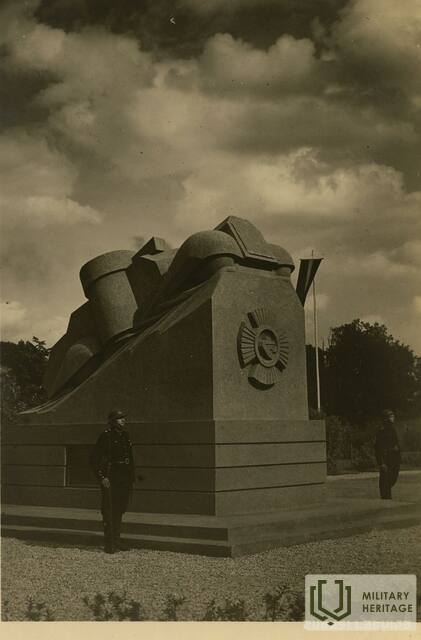 403PiemineklisAutotankupulkakaravīriem1939Zud.jpg