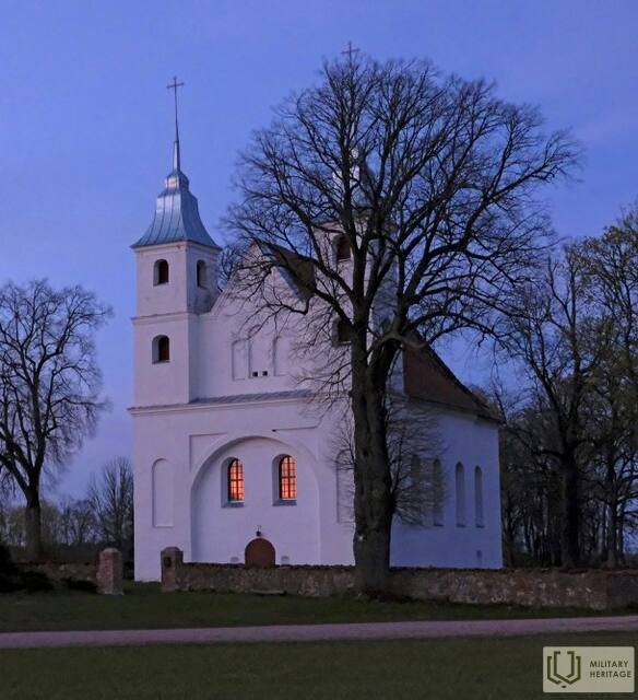 LēnuBaznīcaGaišilogi2.jpg