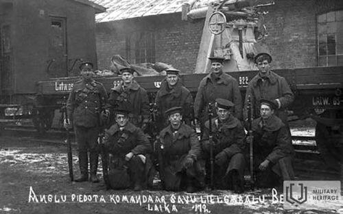 VēstFOTO_BrunuvilciensKALPAKS.jpg