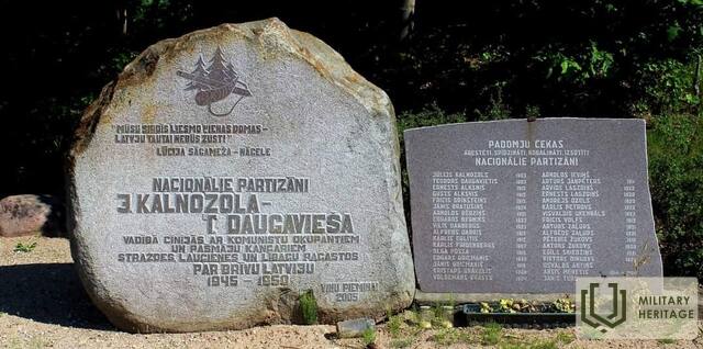 STRAZDESpiemiņasakmens.jpg