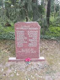 Mälestuspaik Dunava kihelkonnas 2. juulil 1945 toimunud rahvuspartisanide lahingu toimumiskohas