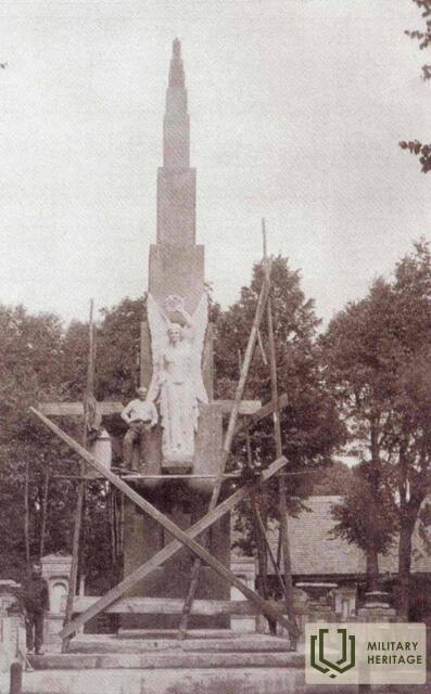 Laisves-paminklas-Plungeje_statyba_3.jpg