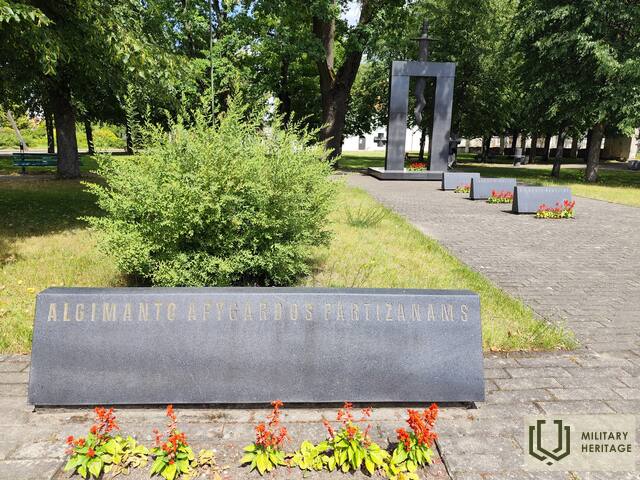 Troskunu_paminklas2.jpg
