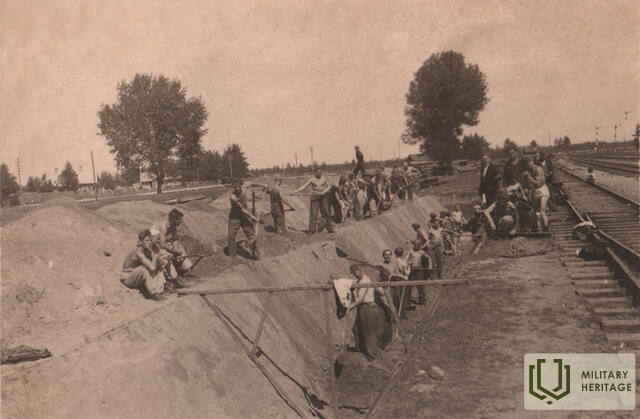Plunges_gelezinkelio_stotis_statyba2.jpg