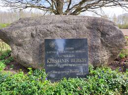 Kindral K. Berķise mälestuskivi