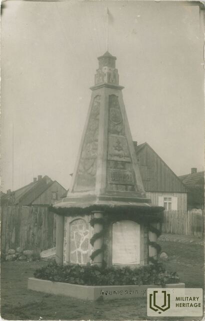 Žemaičių-Naumiesčio-„Žuvusiems-dėl-Lietuvos-laisvės“-paminklas.jpeg