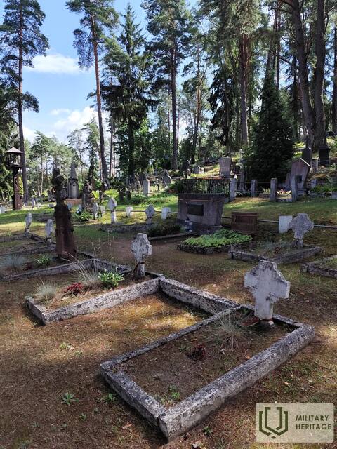 Žuvusių-už-Lietuvos-laisvę-karių-savanorių-paminklas-Zarasuose3.jpg