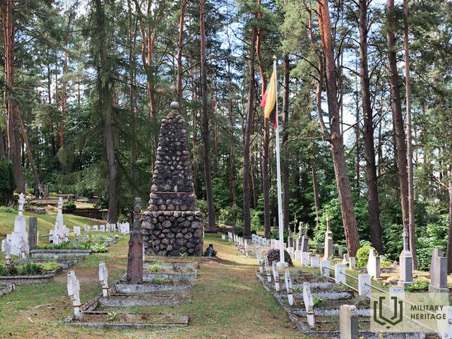 Žuvusių-už-Lietuvos-laisvę-karių-savanorių-paminklas-Zarasuose7.jpg