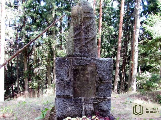 Kracu-kalna-piemineklis.jpg