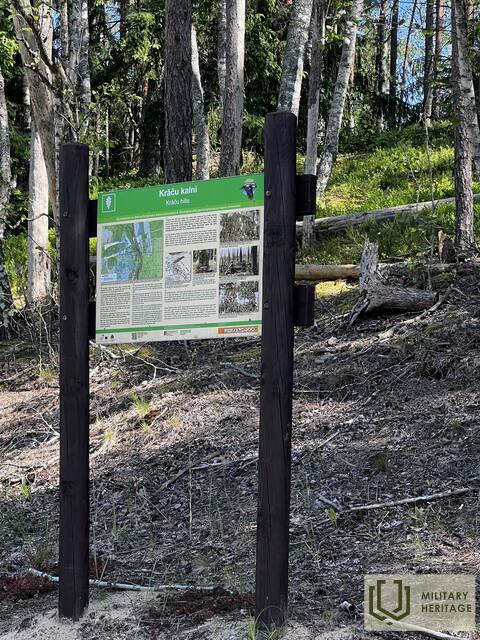 Krāču-kalns_Infostends.jpg