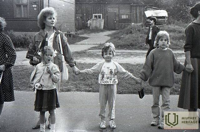 1_Hiršsonu-ģimene-Baltijas-ceļā.jpg