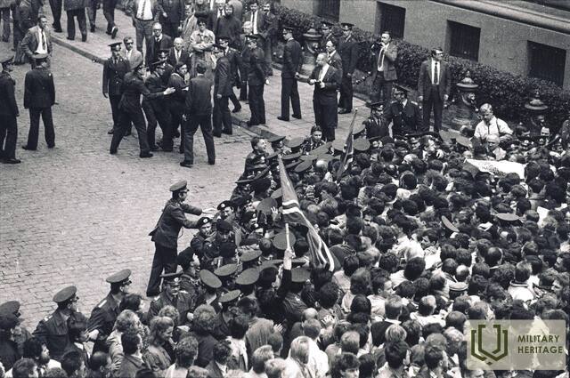 11_-Saeima_15051990.jpg