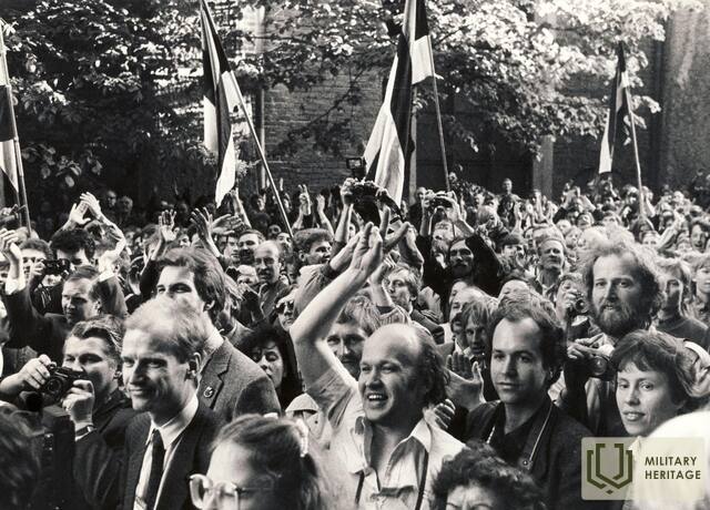 11_Saeima_04051990_2.jpg