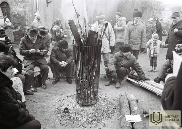 12_Barikāžu-dalībnieki-Vecrīgā_1801991.jpg