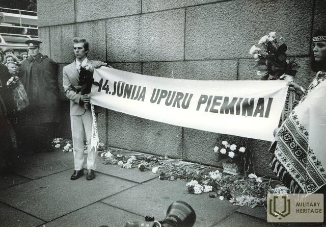 13_Brīvības-piemineklis_14061987.jpg
