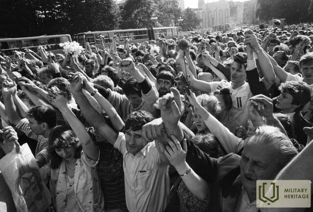 13_Brīvības-piemineklis_23081987.jpg