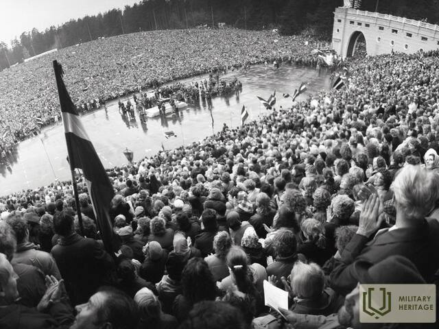 21_Mežaparka-Lielā-estrāde_07101988_2.jpg