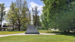 Vytautase maakonna partisanide monument Utenas. LKTA kogu