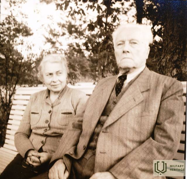 ĢenerālisJānisBalodisunElvīraBalodeSaulkrasto.jpg