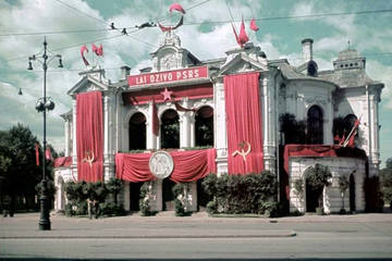 Padomju okupācijas laika propagnda. Latvijas PSR Drāmatiskais_teātris. 1940. Avots: Privātkolekcija