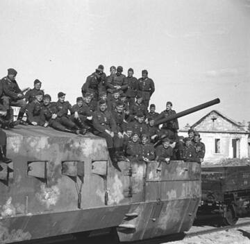 German army armored train (image is for illustrative purposes only)