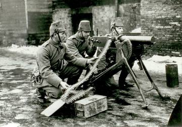 Vācijas armijas somu jēgeru ložmetējnieki Liepājā. 1916. Avots: Latvijas kara muzejs
