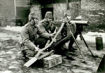 Finnish Jaeger machine gunners of the German army in Liepāja. 1916. Source: Latvian War Museum