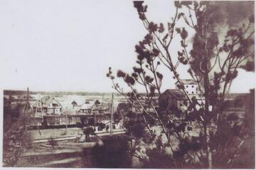 The picture taken by Elmārs Heniņš shows the train to Omsk shortly before its departure at Skrunda station on March 26, 1949.