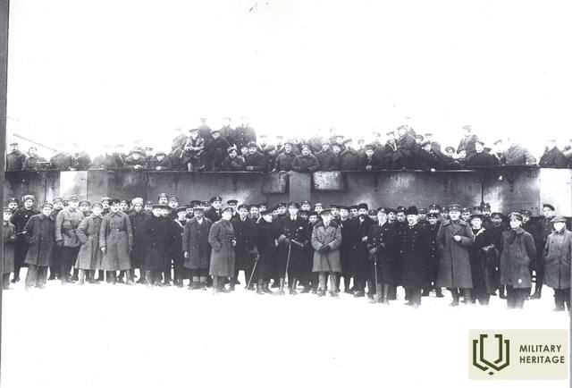 VēstFOTO_BrunuvilciensKALPAKS_liepājā_LKM.jpg