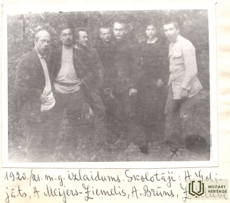 FOTO_PampāļuSkolot_1920-21.png