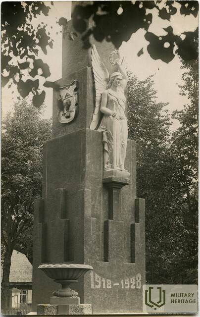Laisves-paminklas-1931-m--rugse.jpg