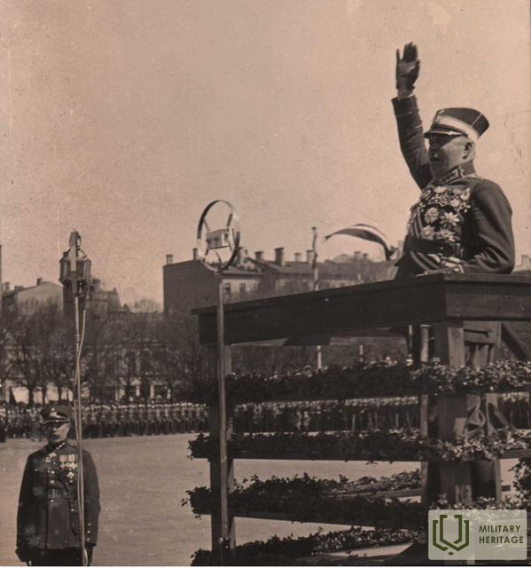 LatvijasarmijaskomandierisģenerālisKrišjānisB.png
