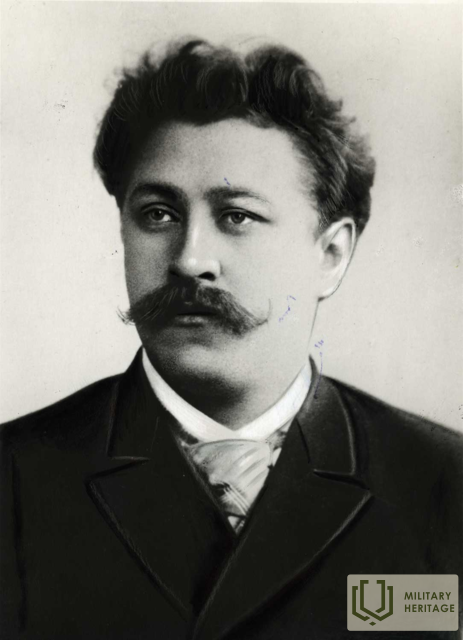 PēterisStučka1894gadsFotogrāfsnezināmsAvotsLa.png