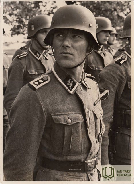 7277Latviešuleģionārs1943LatvijasKaramuzejs.jpg